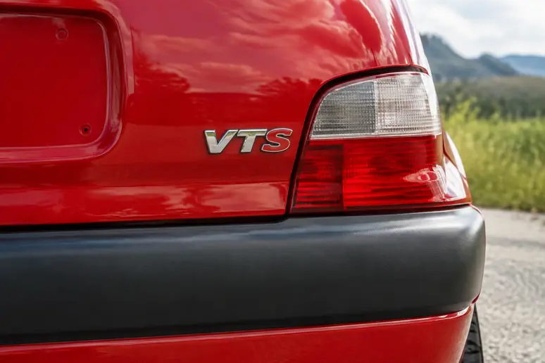 Détail de la carrosserie et de la version d'une Citroën Saxo sur le marché de l'occasion